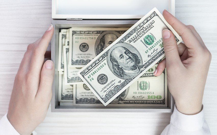Azərbaycan Mərkəzi Bankı bu il valyuta bazarından 2,1 milyard dollar alıb