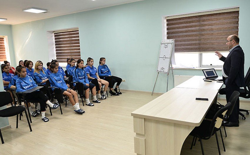 Azərbaycan millisinin futbolçularına danışılmış oyunlarla bağlı seminar keçirilib