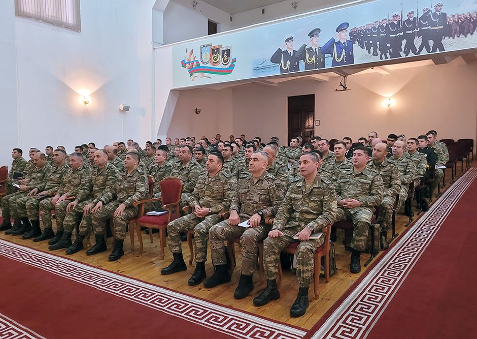 Azərbaycan Ordusunda korrupsiyaya qarşı mübarizəyə dair seminar keçirilib -