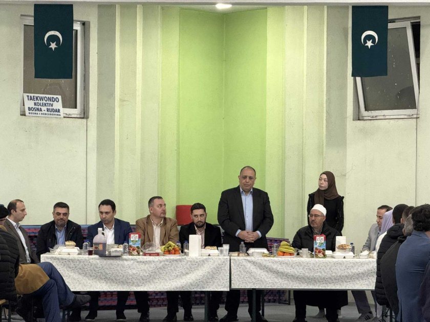 Azərbaycan səfirliyi Bosniya və Herseqovinada iftar süfrəsi açıb