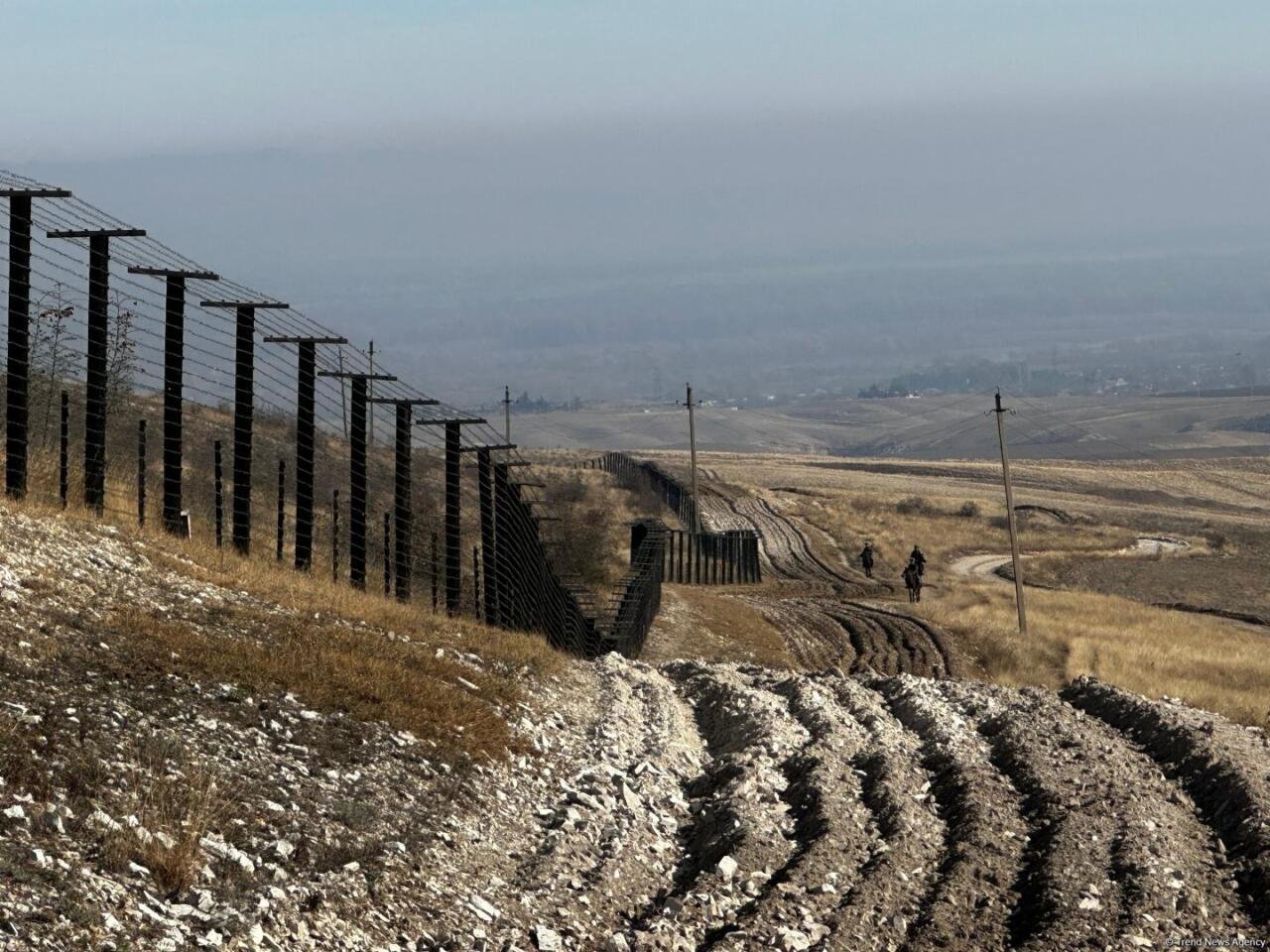 Azərbaycanın Ermənistanla şərti dövlət sərhədinin 202,5 km-lik hissəsində müdafiə mövqeləri möhkəmləndirilib