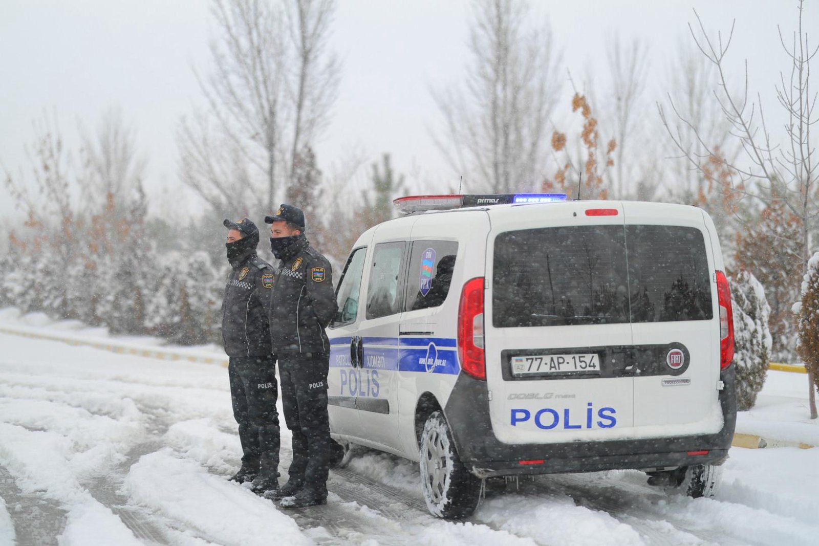 Baş Dövlət Yol Polisi İdarəsi həftəsonu səfərə çıxan sürücülərə müraciət edib