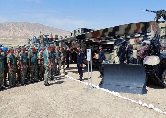 Baş Qərargah rəisi mühəndis bölmələrinin taktiki-xüsusi təlimini izləyib -