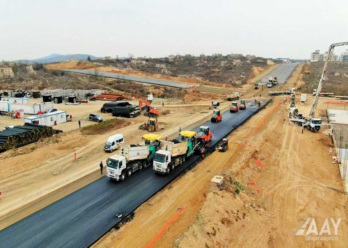 Füzuli şəhərinin daxili yollarının tikintisi sürətlə davam etdirilir -