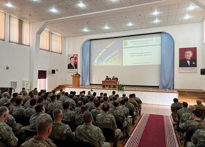 Hərbi hüquqşünaslarla təlim-metodiki toplanış keçirilib -