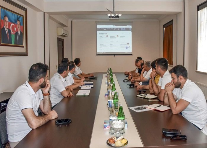 Naxçıvan Baş Gömrük İdarəsinin Rəsmiləşdirmə Mərkəzində sahibkarlarla növbəti görüş keçirilib -