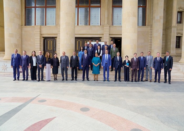 NDU-nun kollektivi sərgi-satış yarmarkasında iştirak edib -