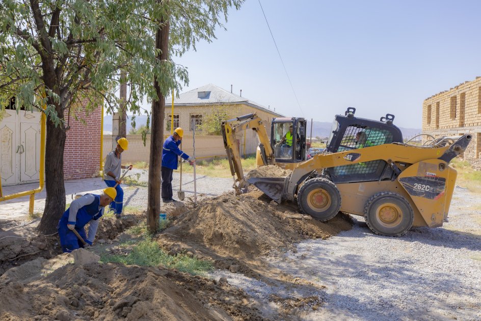 Nehrəm qəsəbəsinin içməli su və kanalizasiya sistemləri yenidən qurulur