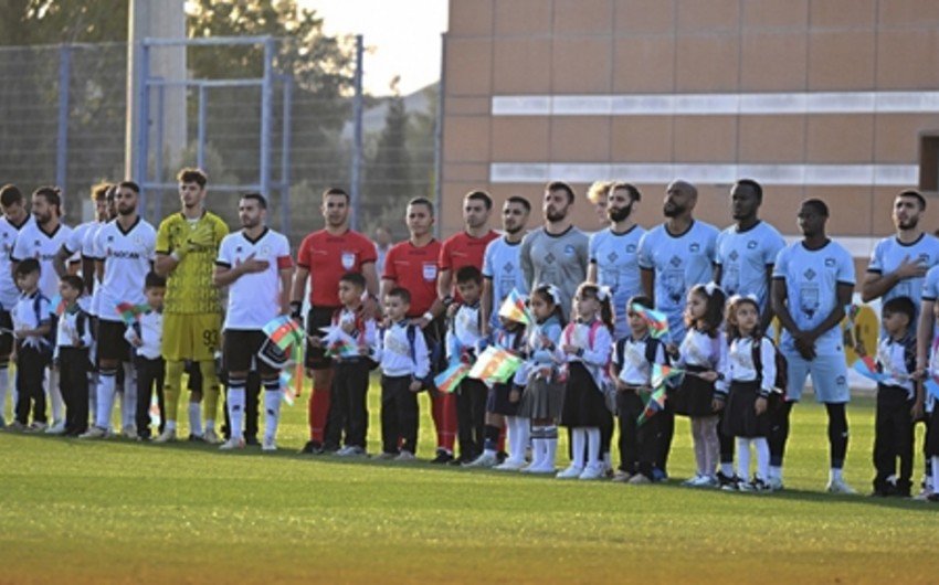 Peşəkar Futbol Liqası Bilik Gününə həsr olunmuş sosial layihə həyata keçirib