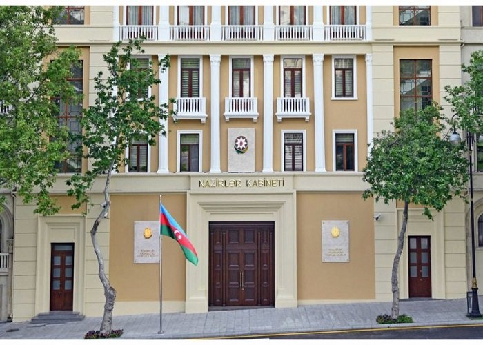 Prokurorluq işçilərinin xüsusi geyim forması və fərqlənmə nişanları ilə təmin edilməsi normaları təsdiqlənib