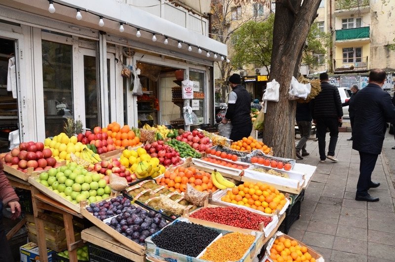 Qanunsuz küçə ticarəti ilə məşğul olmanın cəriməsi nə qədərdir ? -