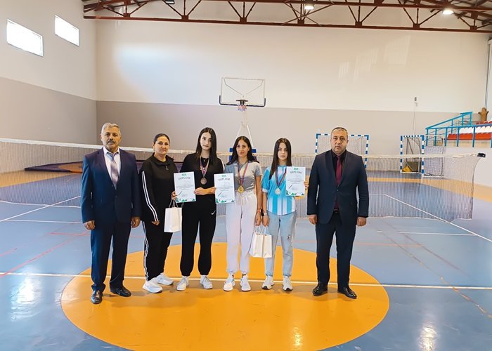 Qız tələbələr arasında badminton yarışı keçirilib -