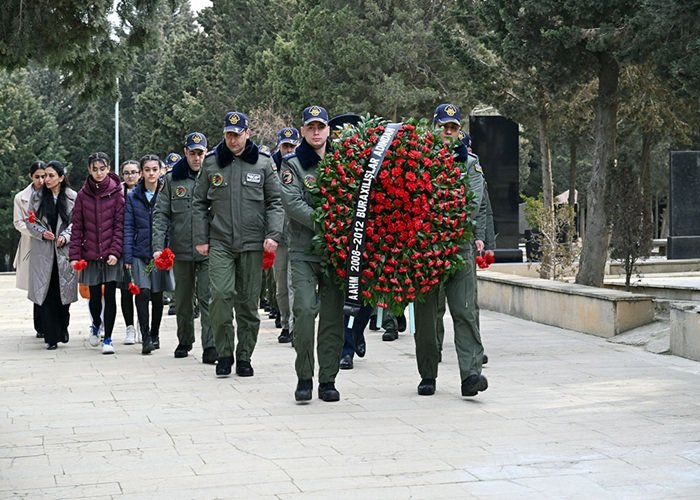 Şəhid hərbi pilot Əbu Bəkr İsmayılovun xatirəsi yad edilib