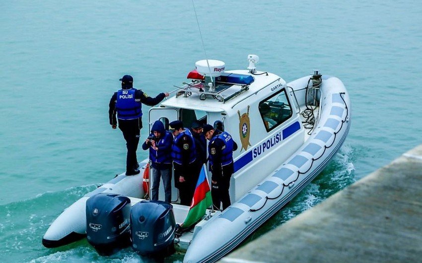 Su polisi qanunsuz balıq ovlayan şəxsi saxlayıb