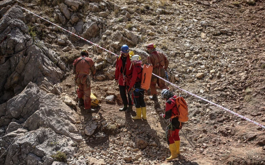 Türkiyə 32 alpinisti axtarış-xilasetmə üçün İrana göndərib
