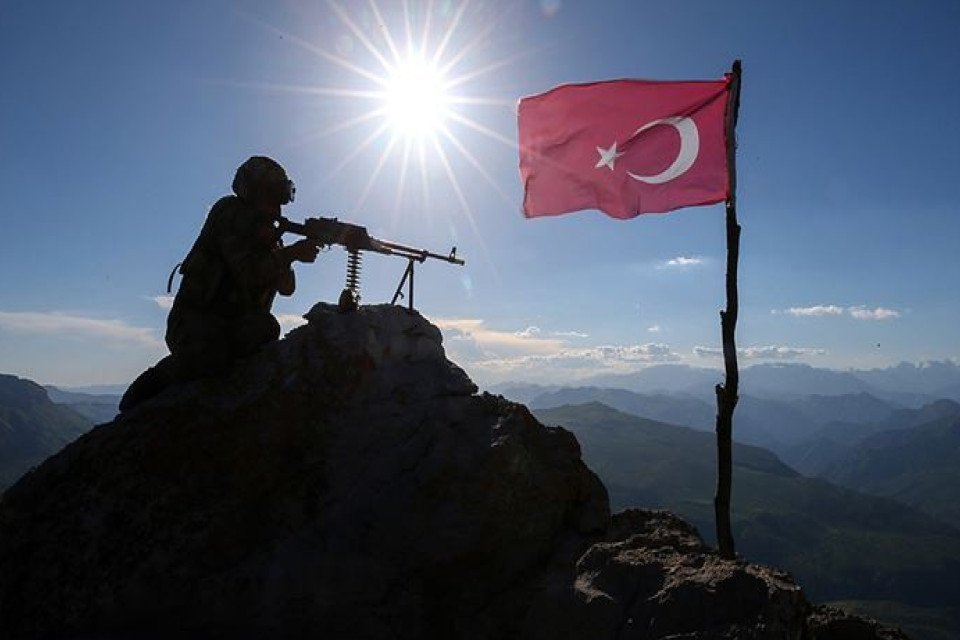 Türkiyə ordusu hava zərbəsi ilə daha 16 terrorçunu məhv edib