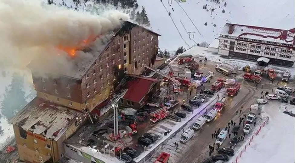 Türkiyədə hoteldəki yanğınla bağlı saxlanılanların sayı artıb