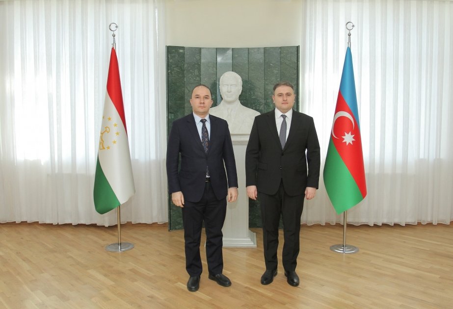 Vüqar Mustafayev Tacikistanın ölkəmizdəki səfiri ilə görüşüb