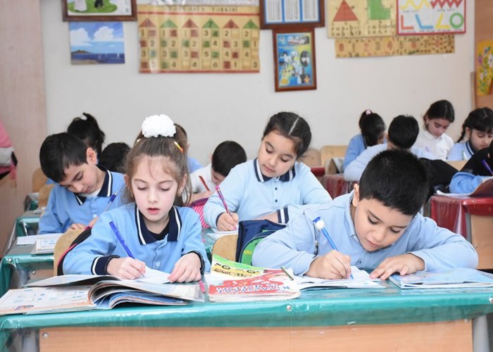 Yeni tədris ilində ilk dərslər “Yaşıl dünya naminə həmrəylik” mövzusuna həsr olunub